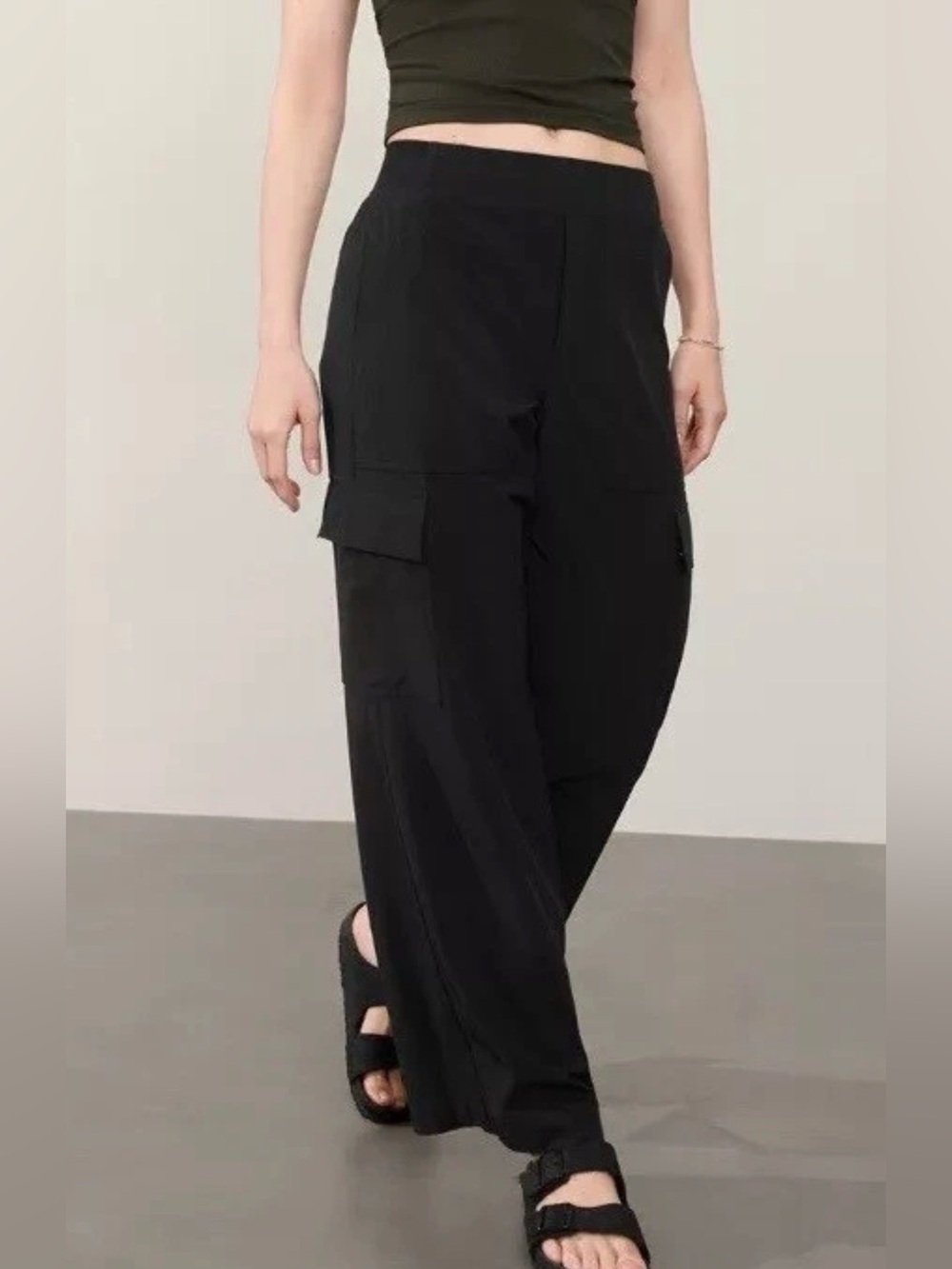 Athleta Brooklyn Heights Cargo Pant Women’s Plus 24W Black Wide Leg Lightweight
